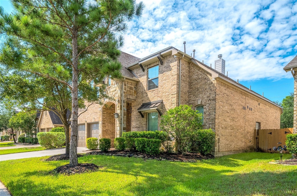 1714 Wickham Reach Drive - Photo 3