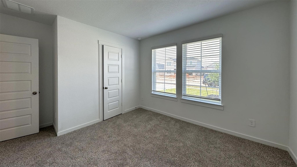 31727 Margaret Woods Lane - Photo 18