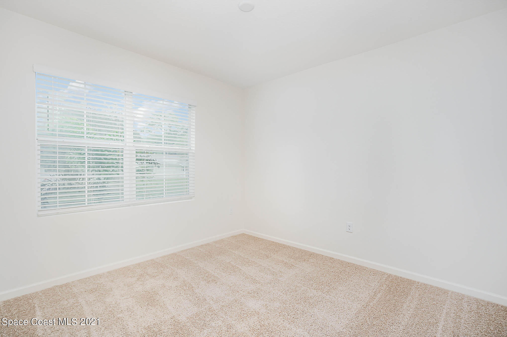 724 Starland Street Se - Photo 8