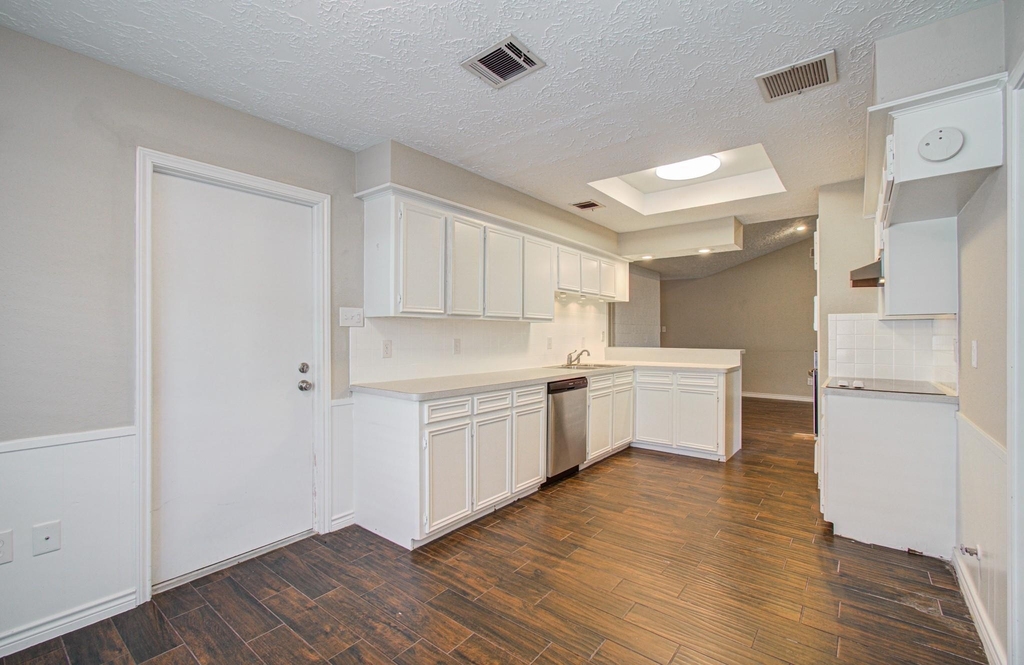 4811 Marywood Drive - Photo 7