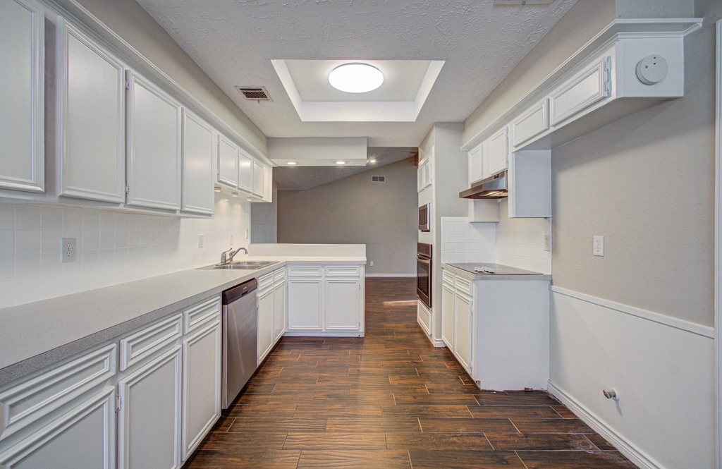 4811 Marywood Drive - Photo 6