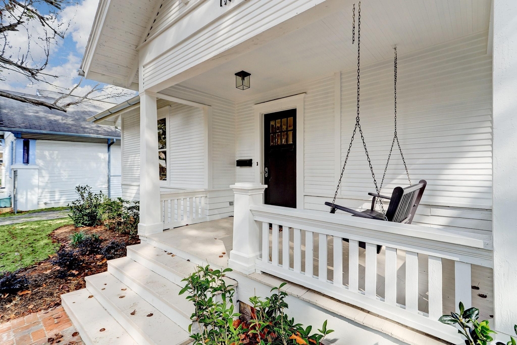 1508 Cortlandt Street - Photo 1