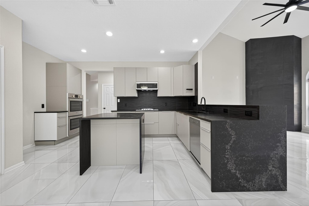 1003 Alp Springs Court - Photo 10