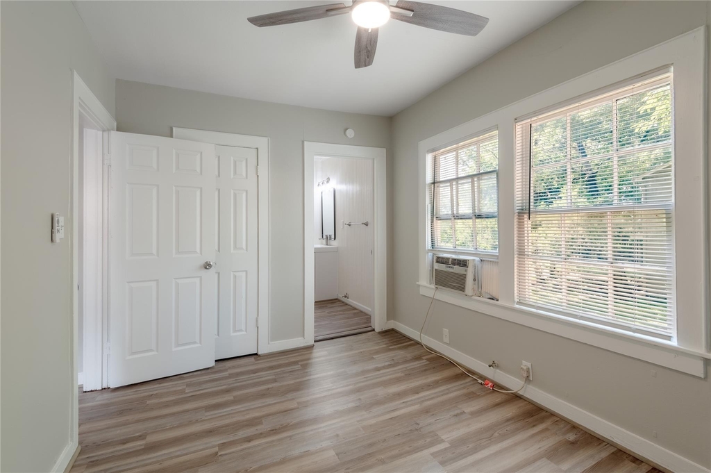 811 Sam Houston Avenue - Photo 10
