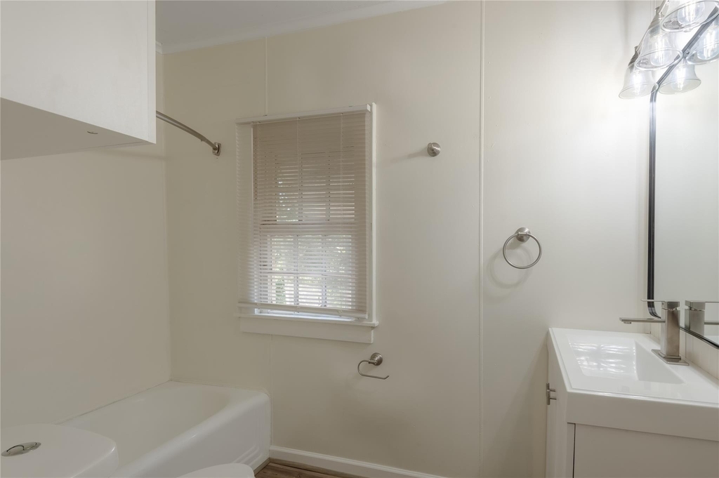 811 Sam Houston Avenue - Photo 12