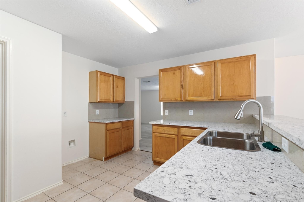 2923 Katybriar Lane - Photo 8