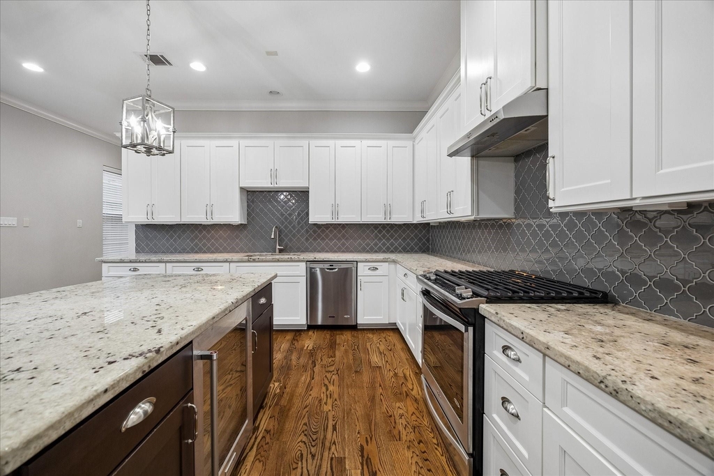 1118 E 24th Street - Photo 7