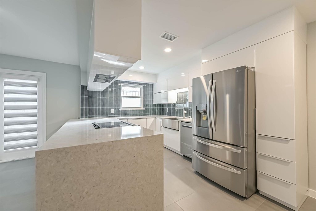 2600 Nantucket Drive - Photo 18