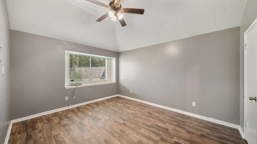 2012 Sandy Knoll Drive - Photo 10