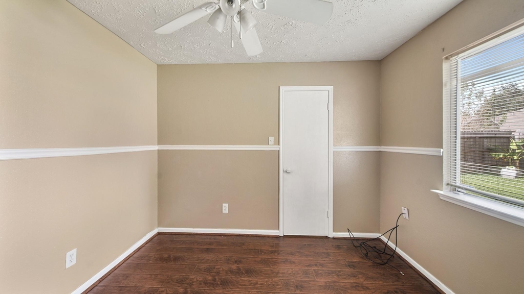 2012 Sandy Knoll Drive - Photo 15