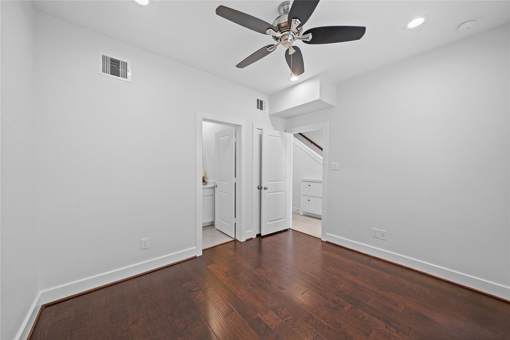 2228 Mcgowen Street - Photo 3