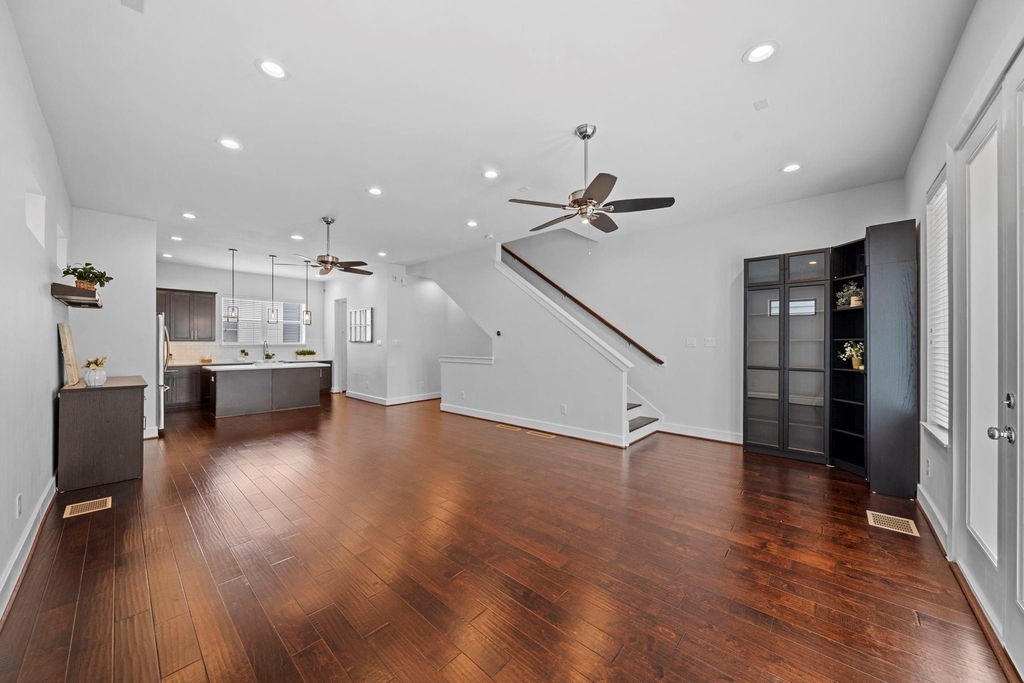 2228 Mcgowen Street - Photo 6