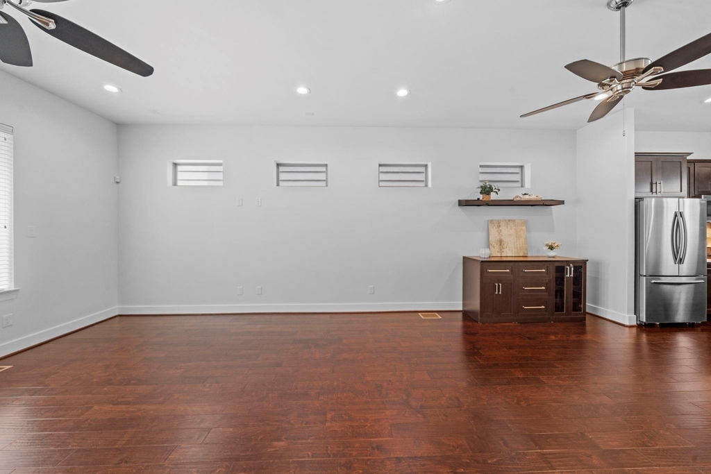 2228 Mcgowen Street - Photo 9