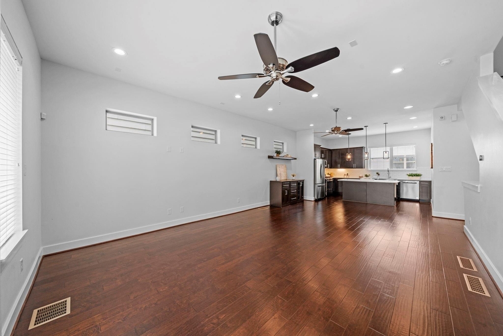 2228 Mcgowen Street - Photo 8