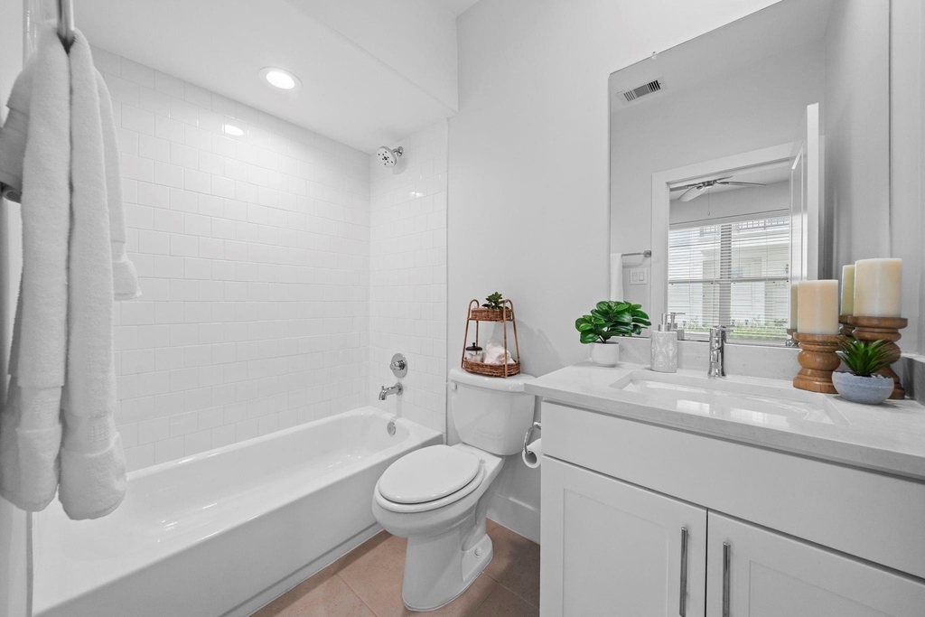 2228 Mcgowen Street - Photo 5