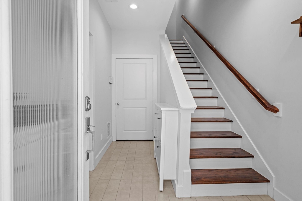 2228 Mcgowen Street - Photo 2