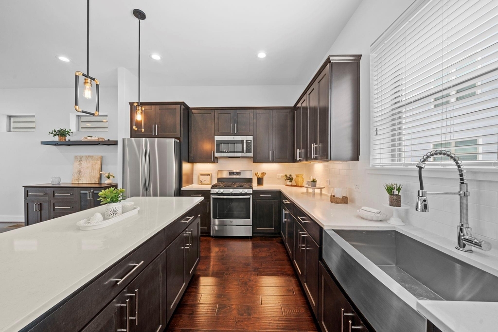 2228 Mcgowen Street - Photo 12