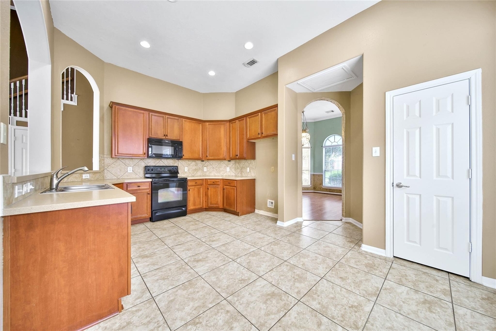 20790 Kenswick Park Drive - Photo 10