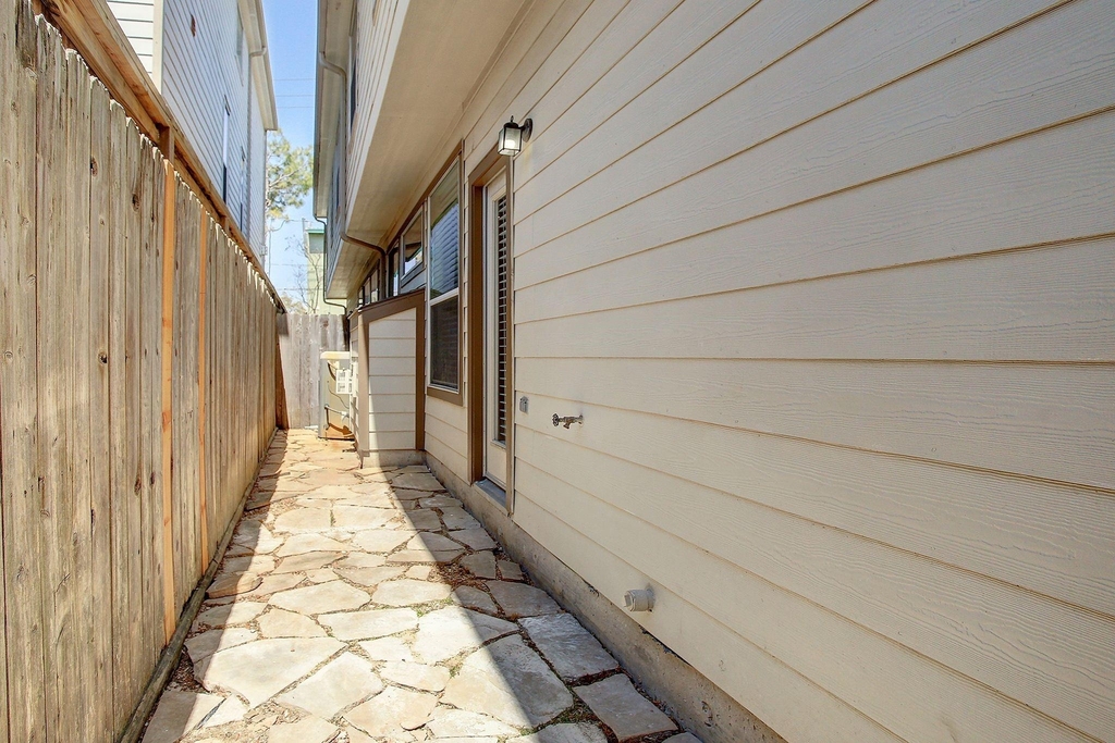 2944 Sandcastle Lane - Photo 33