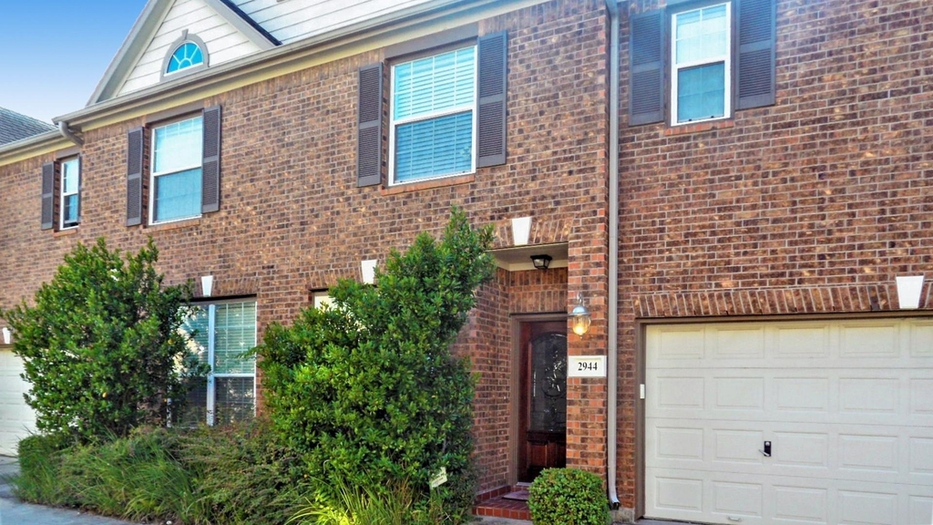 2944 Sandcastle Lane - Photo 0