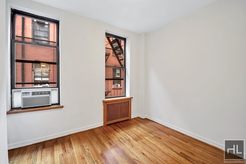 West 45 Street - Photo 3