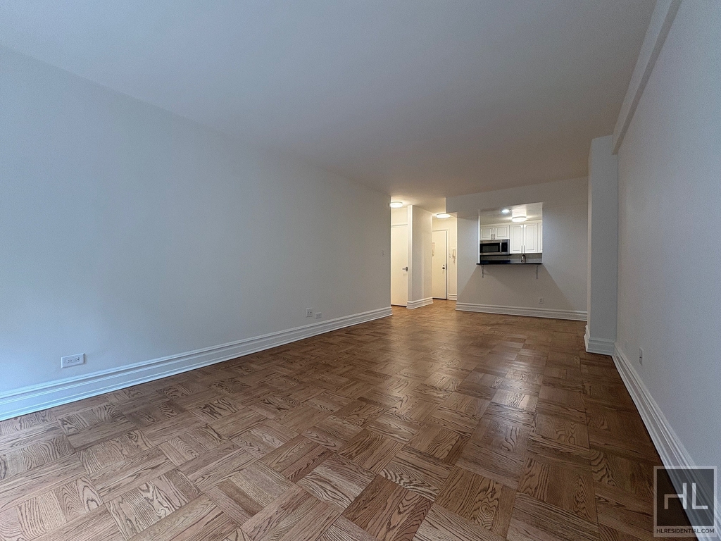 East 79 Street - Photo 1