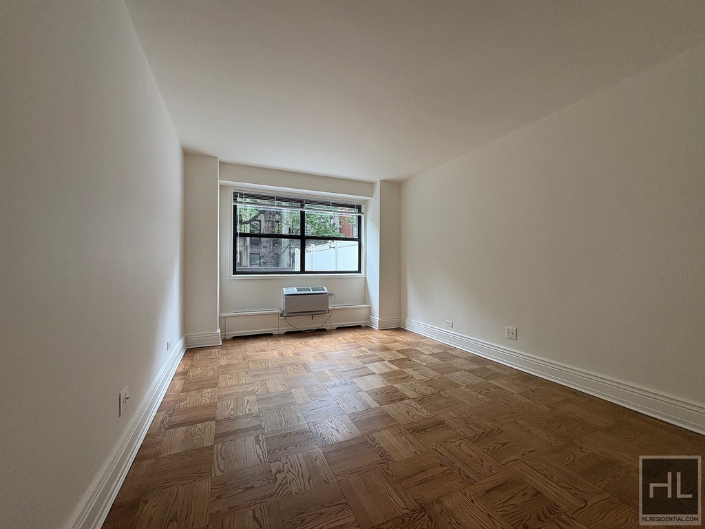 East 79 Street - Photo 4