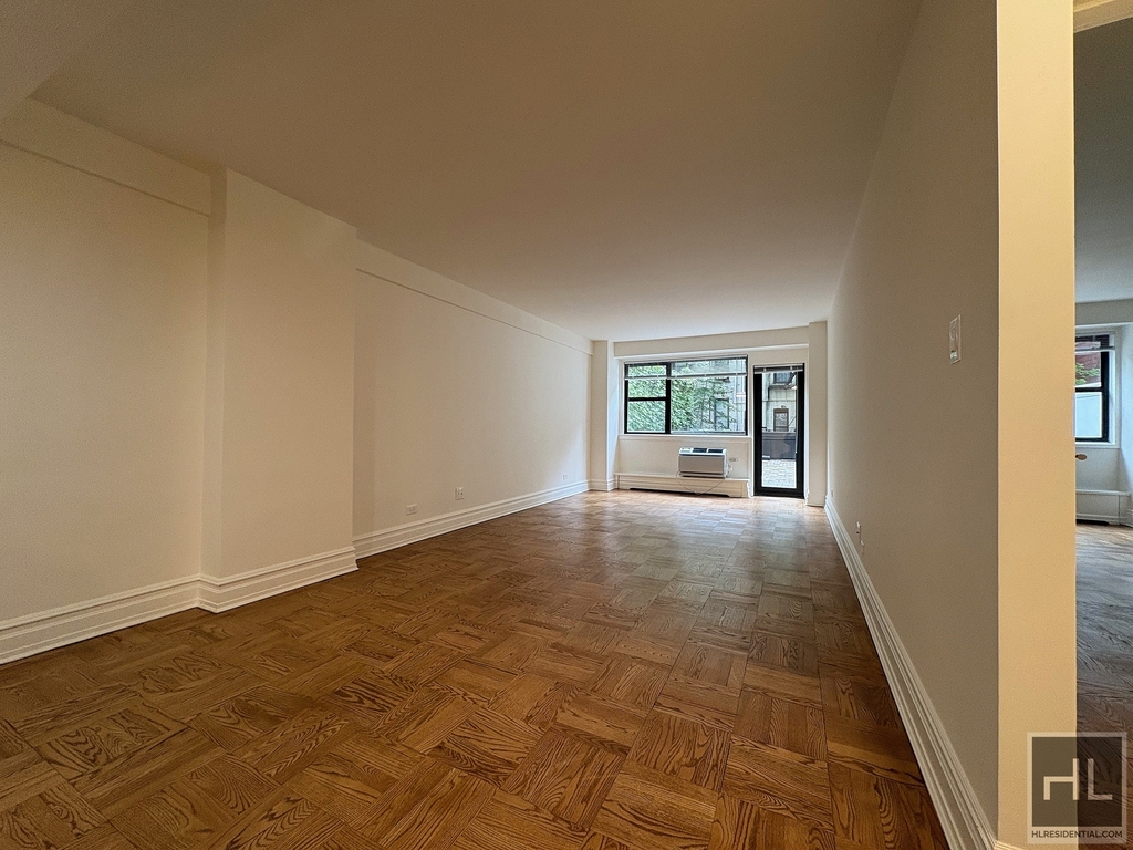 East 79 Street - Photo 0