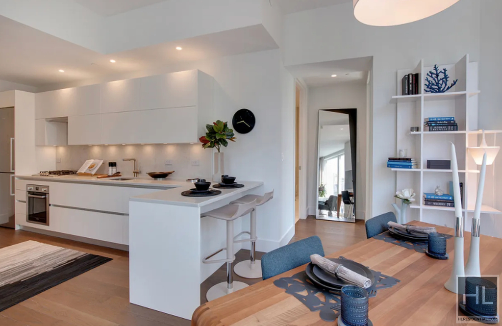 East 44th Street - Photo 1