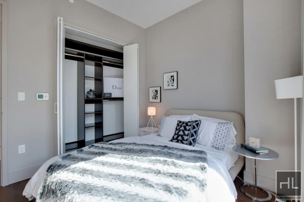East 44th Street - Photo 2