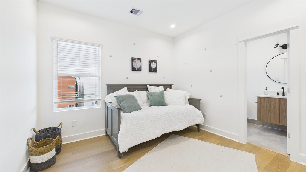 2426 Freeman Street - Photo 33