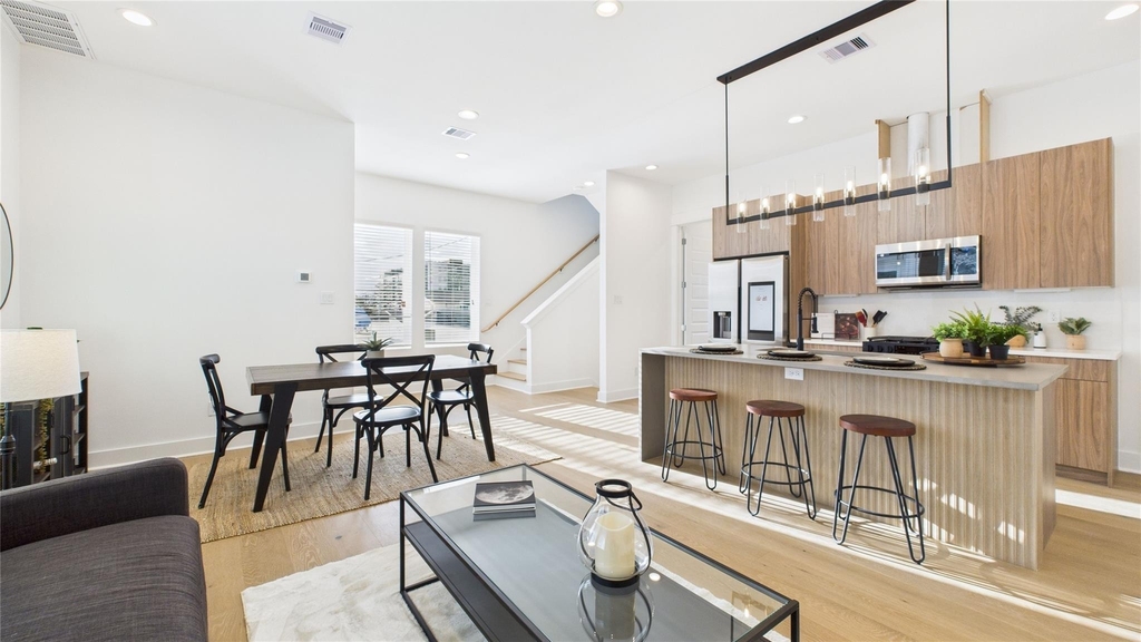 2426 Freeman Street - Photo 4