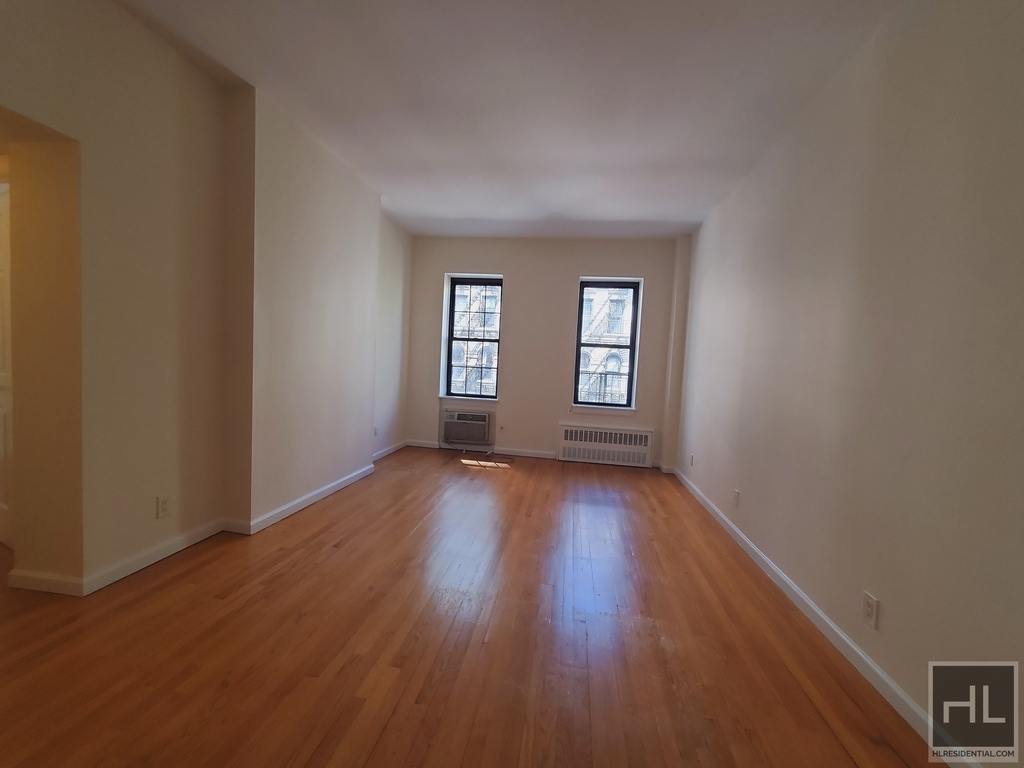 East 91st Street - Photo 3