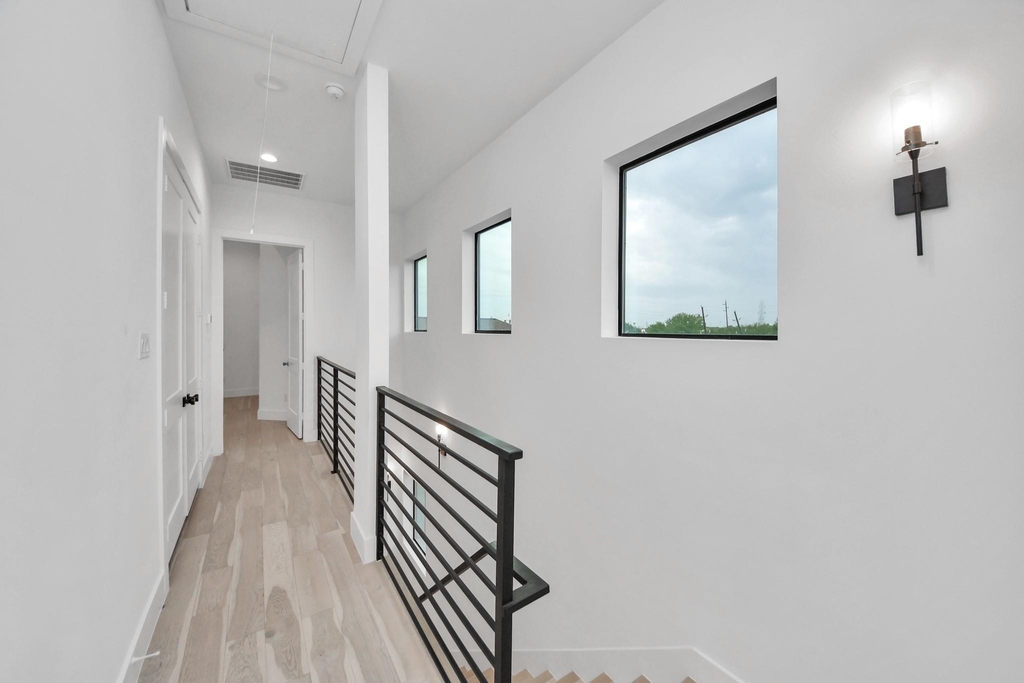 5905 Fairdale Lane - Photo 24