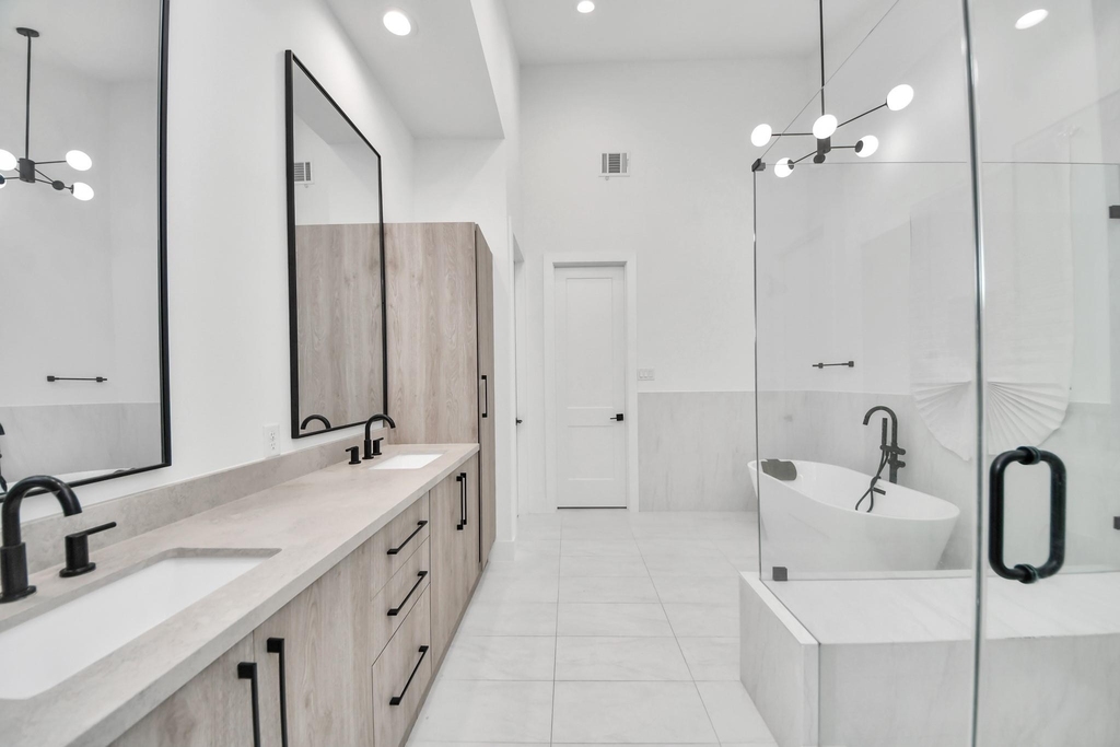 5905 Fairdale Lane - Photo 11