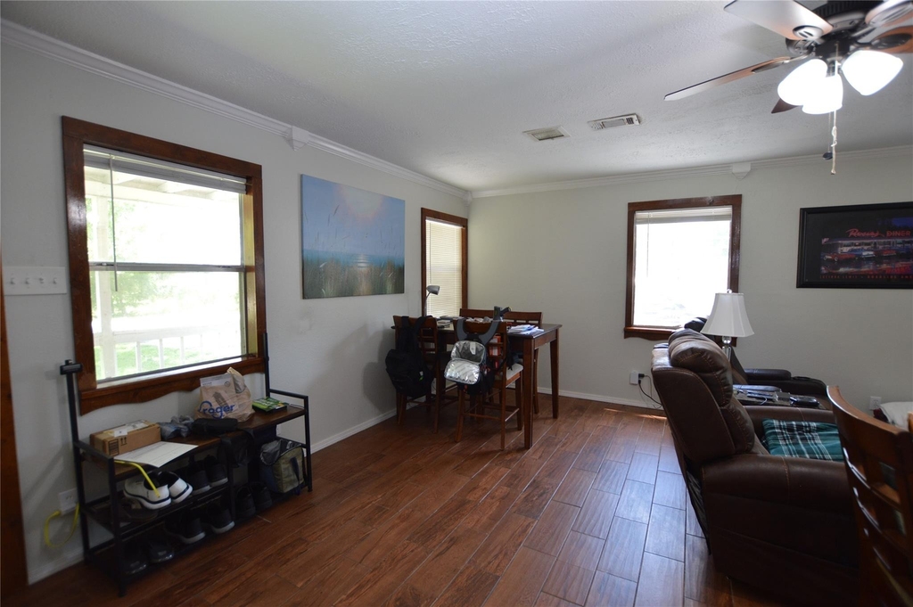 1821 E Winn Street - Photo 7