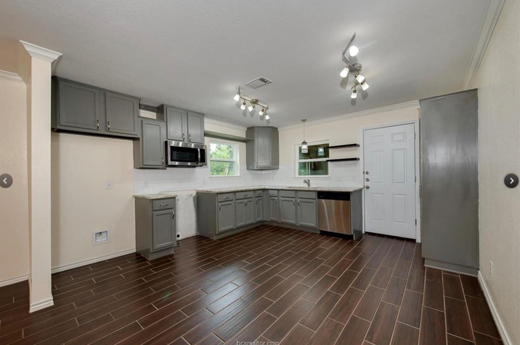 406 Emmett Street - Photo 3