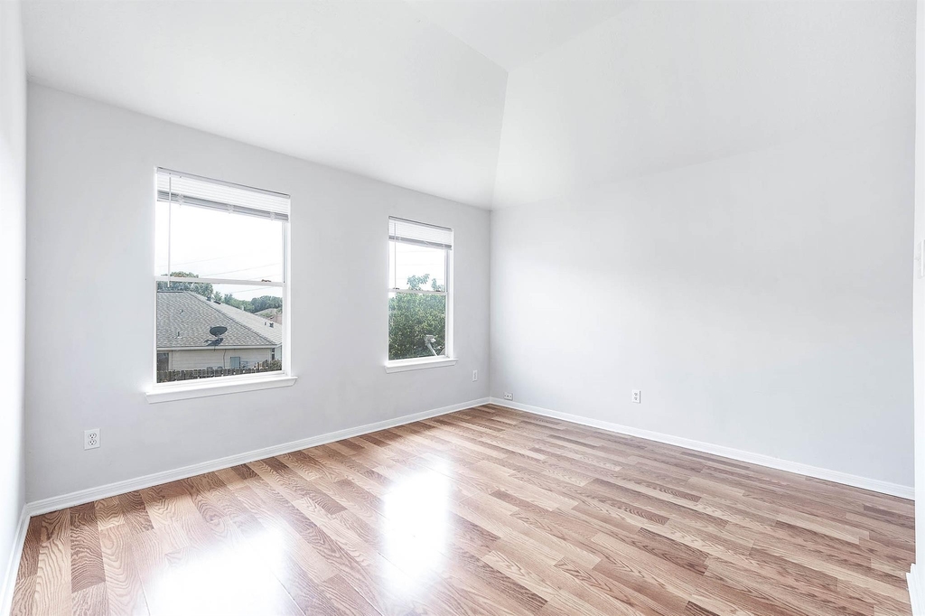 17219 Morning Blossom Place - Photo 18