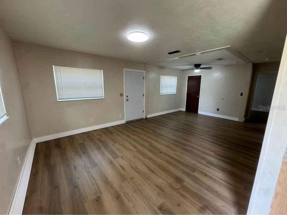 404 East Avenue - Photo 2