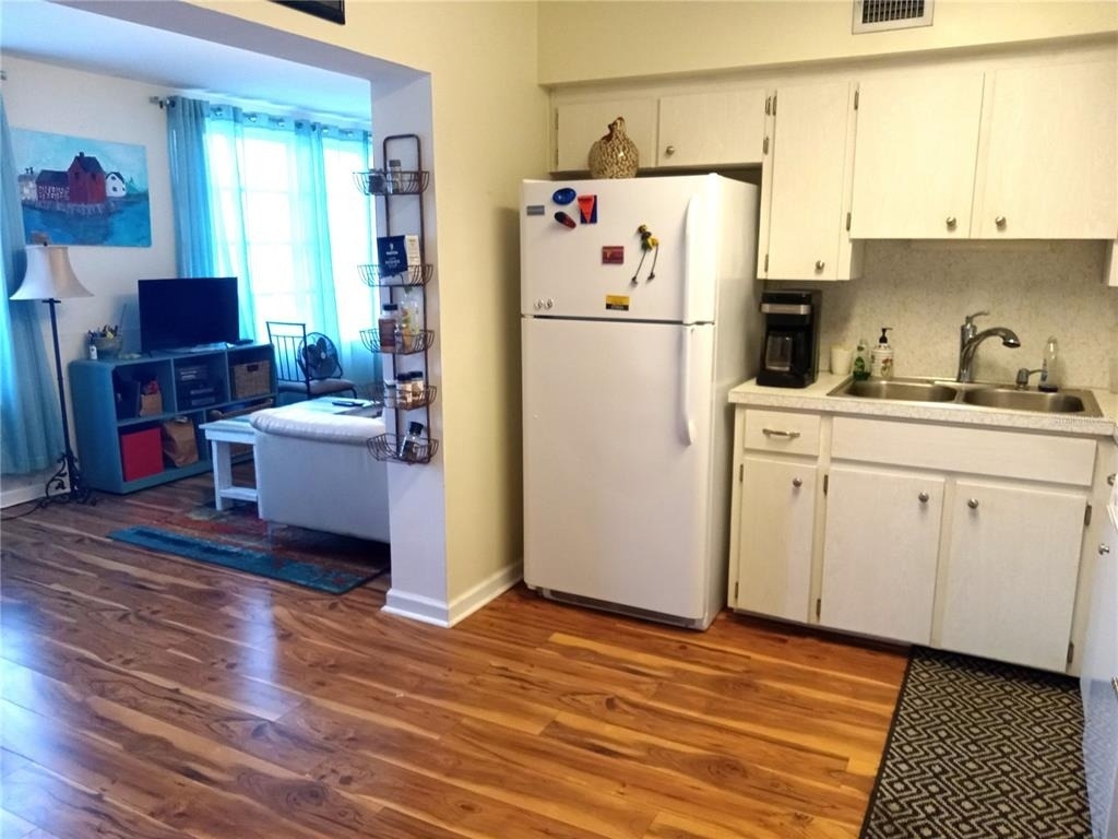 2041 Australia Way W - Photo 11