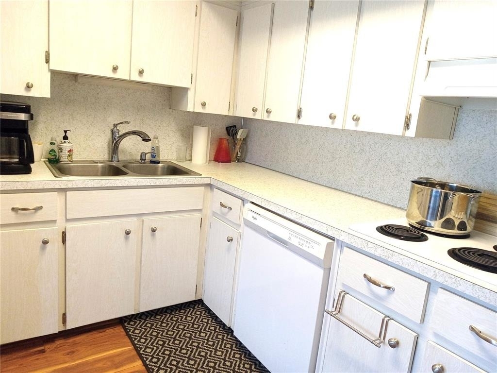 2041 Australia Way W - Photo 14