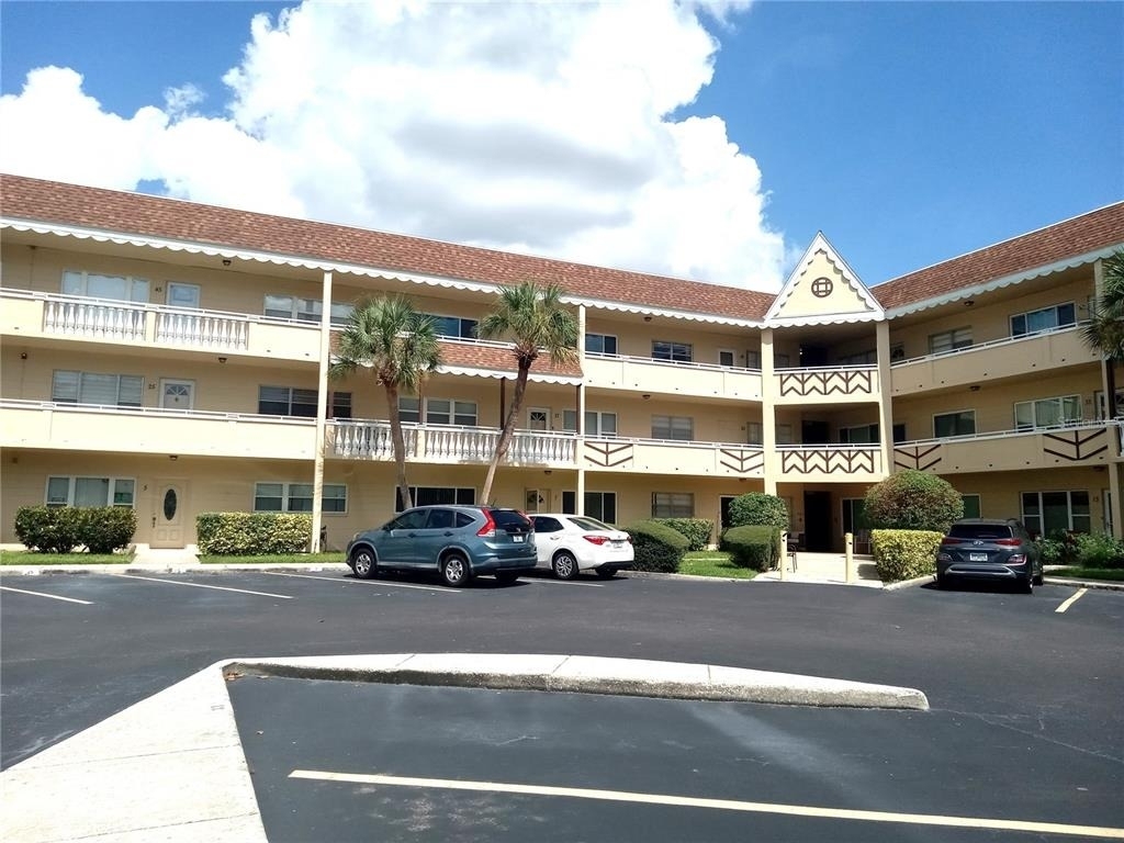 2041 Australia Way W - Photo 0