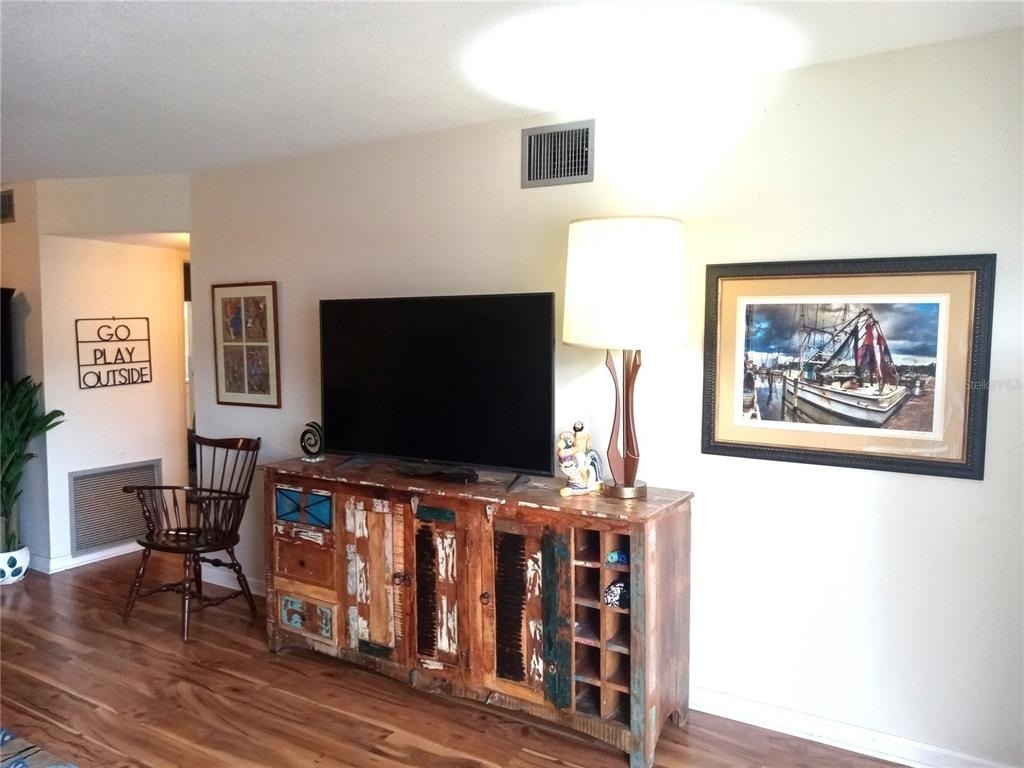 2041 Australia Way W - Photo 4