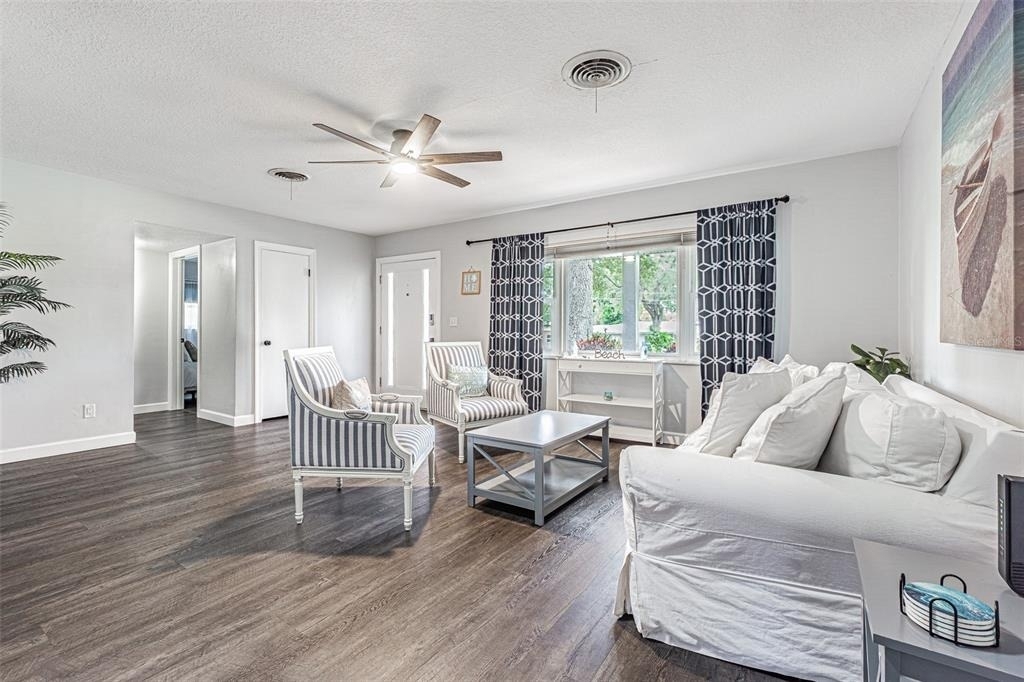 863 Bay Breeze Terrace - Photo 5