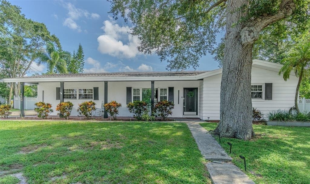 863 Bay Breeze Terrace - Photo 2
