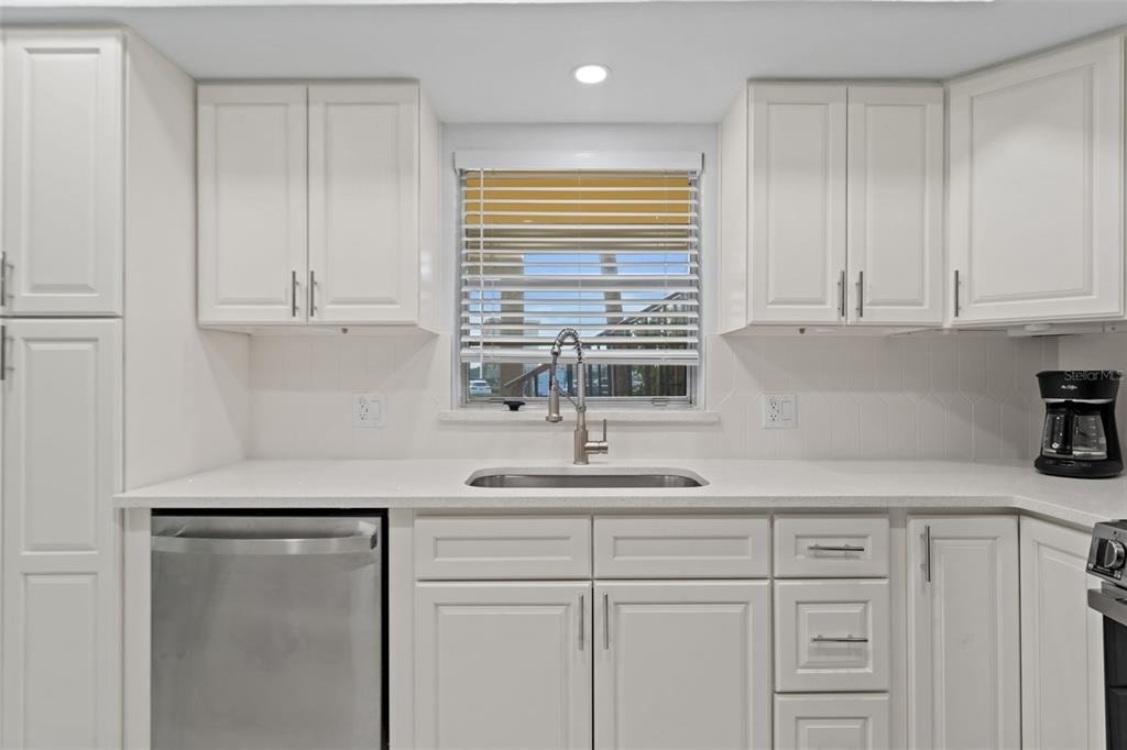 4700 Cove Circle - Photo 13
