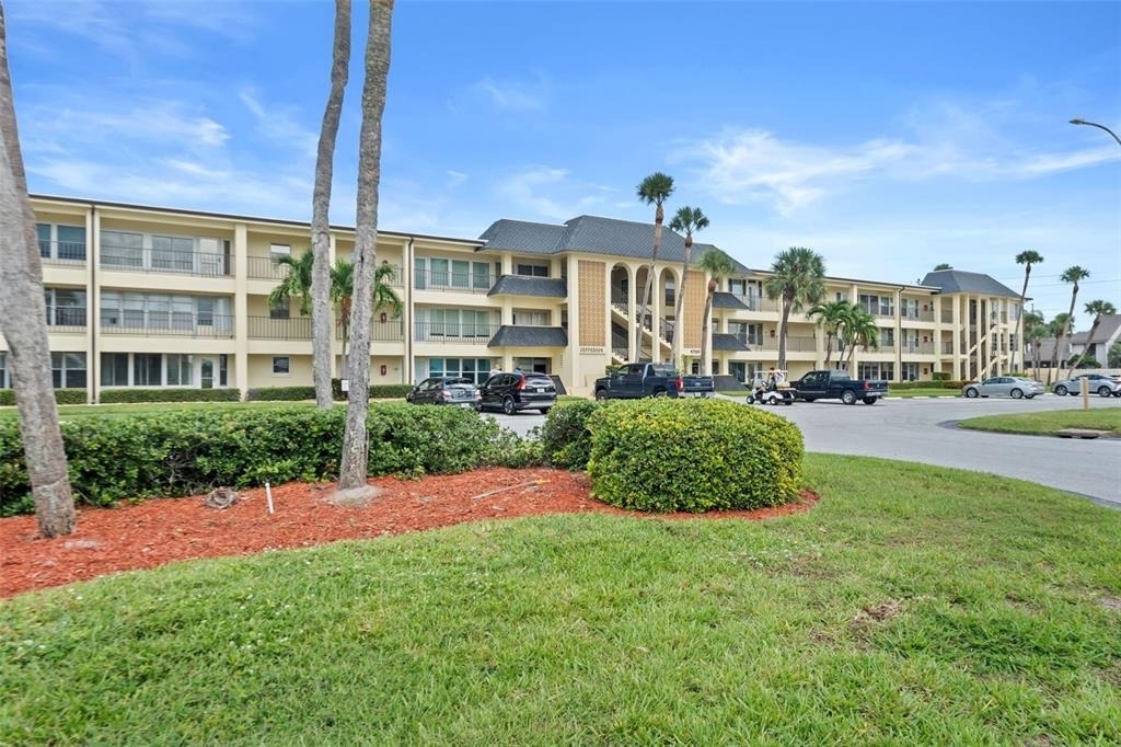 4700 Cove Circle - Photo 36