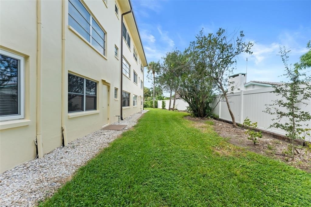 4700 Cove Circle - Photo 25