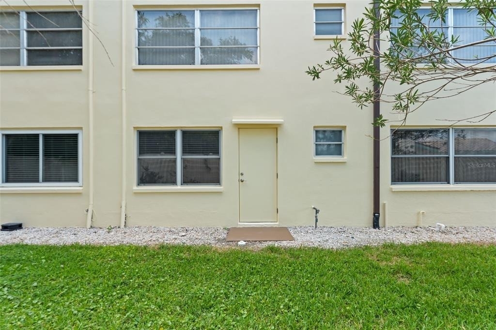 4700 Cove Circle - Photo 35