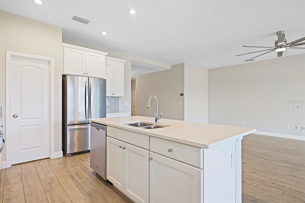 5420 Silver Sun Drive - Photo 8